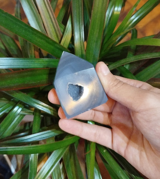 Ágata Azul com Drusa
