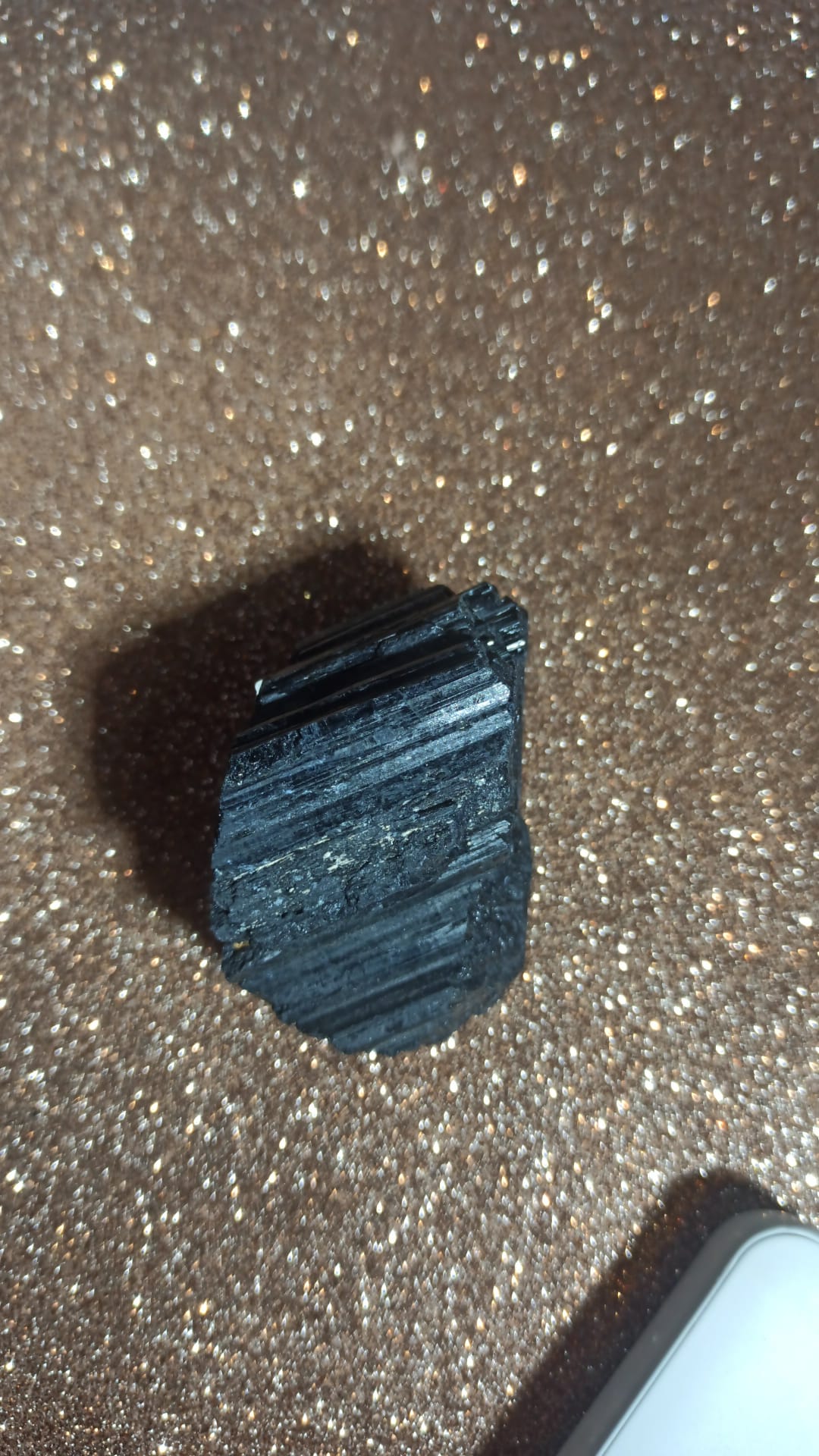 Pedra Turmalina negra em bruto